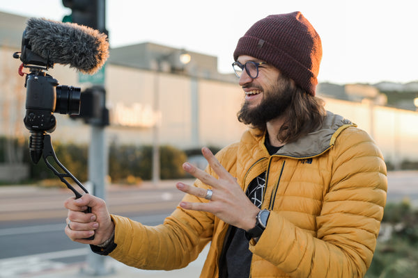 SwitchPod — The minimal, versatile, handheld tripod